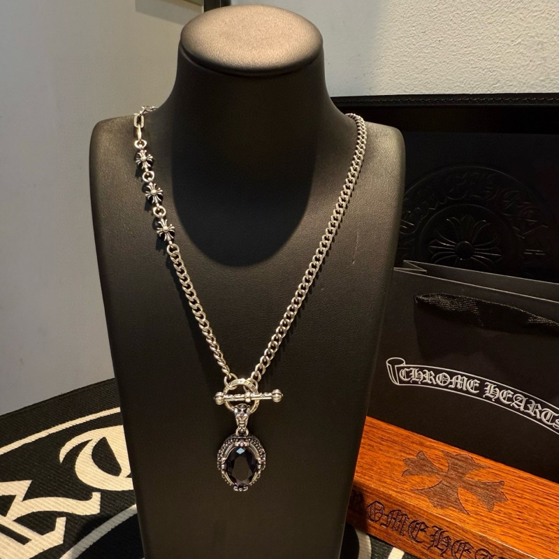 Ch*0me He**ts necklaces